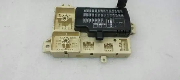Jaguar S-Type Fuse module 4R8T14A067AB