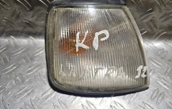Hyundai Lantra I Front indicator light 6R01901 01301