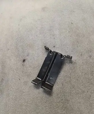 Battery bracket