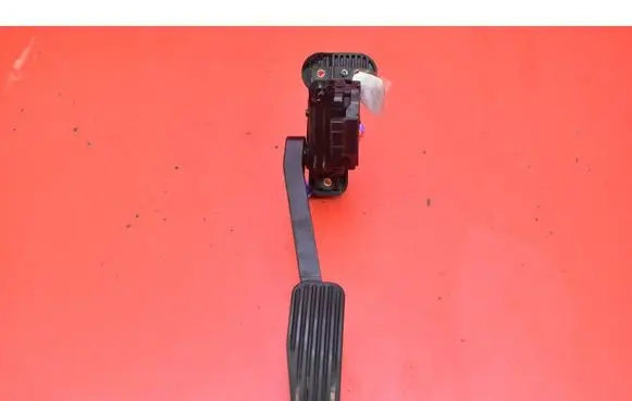 Volvo S60 Accelerator throttle pedal 9496822