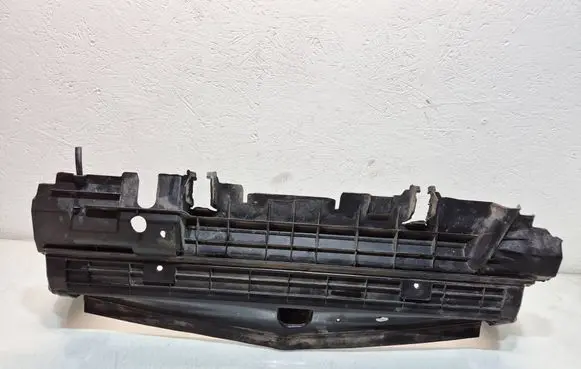Mercedes-Benz C W204 Intercooler air guide/duct channel A2045053430