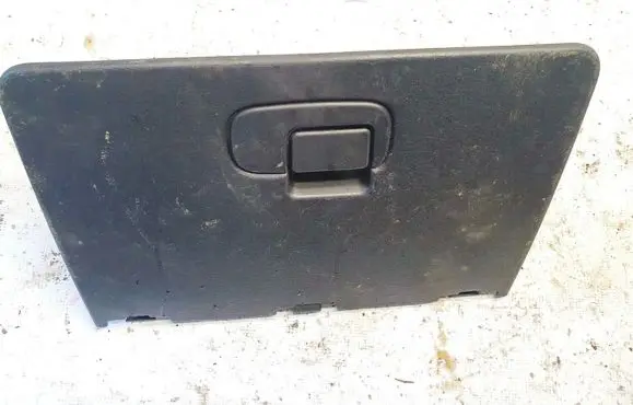 Glove box