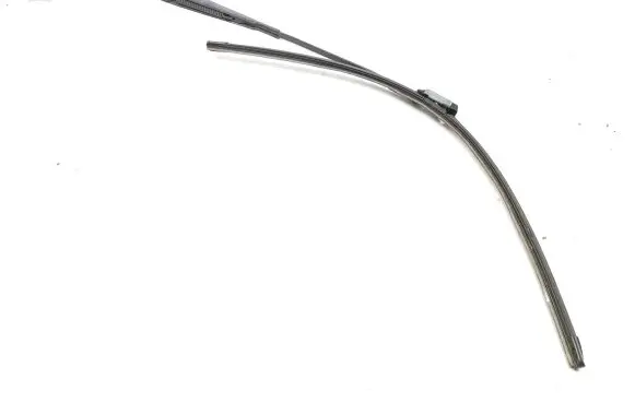 Citroen DS5 Front wiper blade arm 9687216280