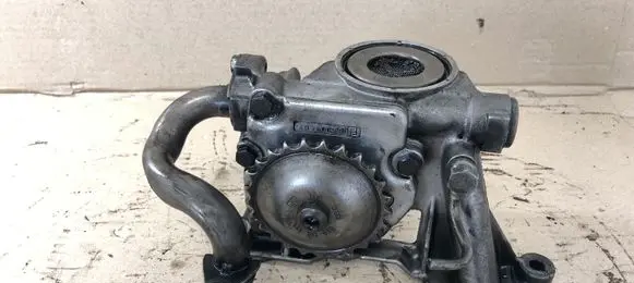 Audi A6 S6 C5 4B Oil pump 059115105G