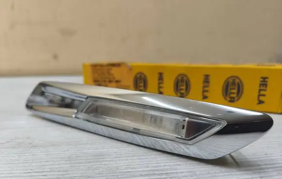 BMW 5 F10 F11 Front fender indicator light 7154168 63137154168 2BM010387061