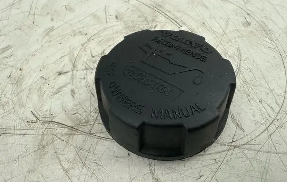 Volvo S60 Oil filler cap 