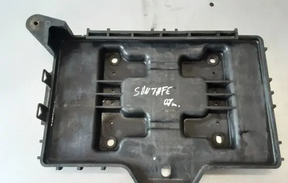 Hyundai Santa Fe Battery tray 371502B100