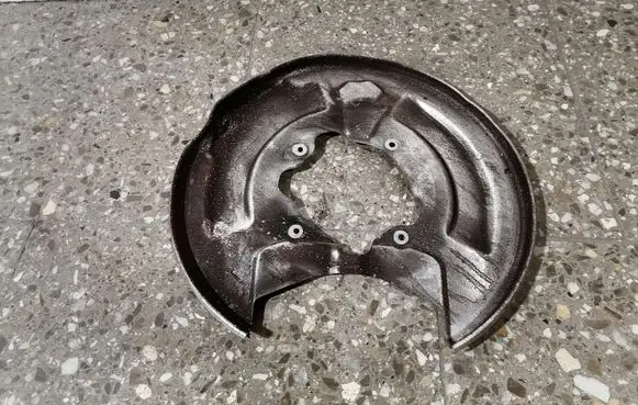 Volvo XC60 Rear brake disc plate dust cover 32217287