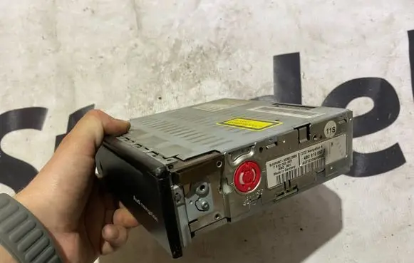 Audi A6 S6 C5 4B Navigation unit CD/DVD player 4b0919887e