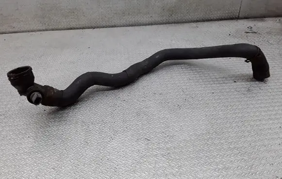 Volkswagen Touran I Engine coolant pipe/hose