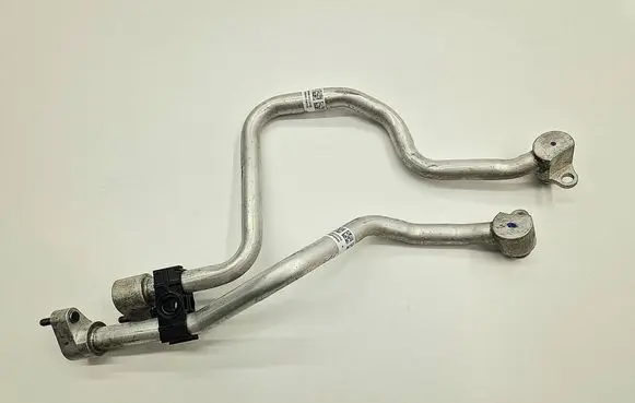 BMW M5 F90 Fuel line pipe 8094806 17228094806 8094807