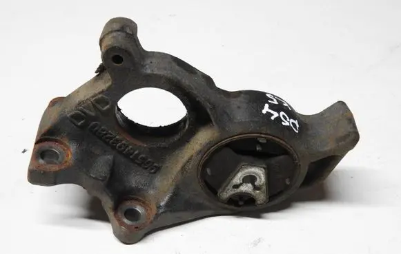 Citroen DS4 Engine mount bracket 9651493280