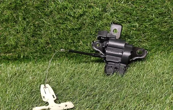 Ford Fusion II Tailgate/trunk/boot lock/catch/latch DS73F43282AC
