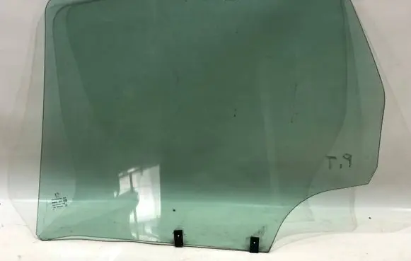 Peugeot 308 Rear door window glass