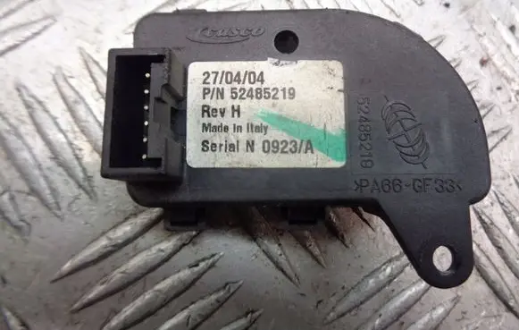 Renault Laguna III A/C air flow flap actuator/motor 52485219