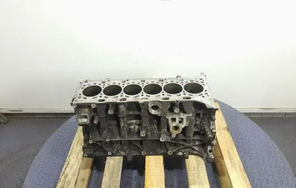 BMW M4 F82 F83 Engine block 8047265