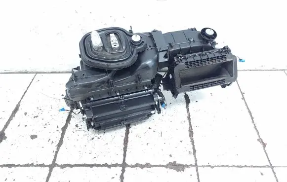 Volkswagen PASSAT B8 Interior heater climate box assembly 3Q1820005AR 5Q0907511A