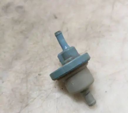 Volkswagen PASSAT B3 Valve vacuum 0280142162 050133517