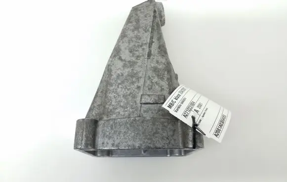 Mercedes-Benz C W204 Engine mounting bracket A2712231804