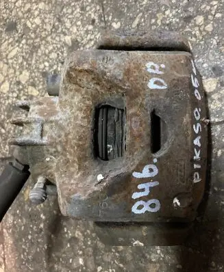 Citroen Xsara Picasso Front brake caliper