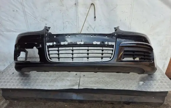 Volkswagen Golf V Front bumper 1K0807221D 1K0805903B