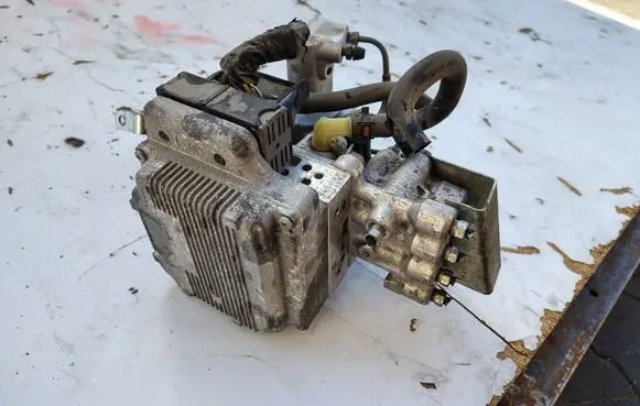 Toyota Yaris ABS Pump 4721052180
