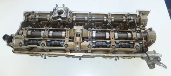BMW 7 E65 E66 Engine head 