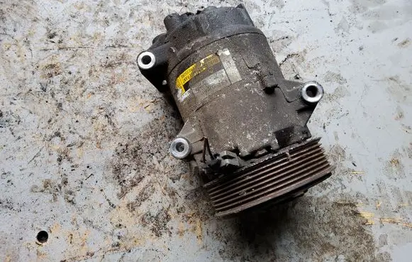 Renault Scenic II - Grand scenic II Air conditioning (A/C) compressor (pump)