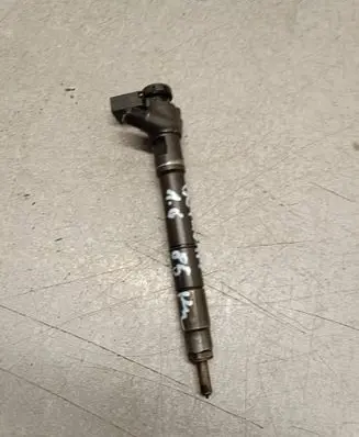 Skoda Octavia Mk3 (5E) Fuel injector 28370681 0074303716H