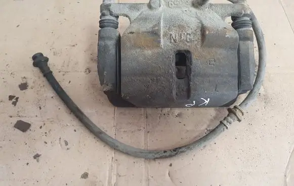 Nissan Qashqai Front brake caliper