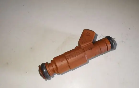 Volvo S80 Fuel injector 0280155831 9186340
