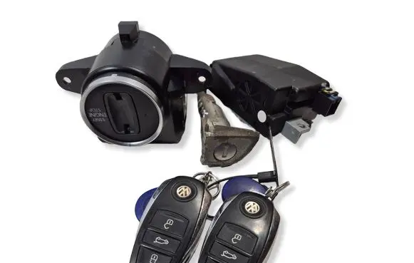 Volkswagen Touareg II Engine ECU kit and lock set 7P6905843 33305101 1111051733155034