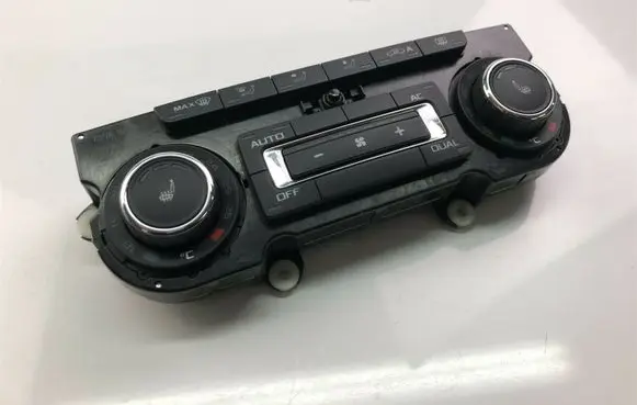 Skoda Octavia Mk2 (1Z) Climate control unit 3T0907044BL P1971