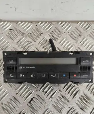 Volkswagen PASSAT B5 Climate control unit 2400022303
