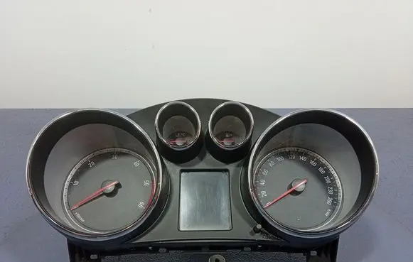 Opel Insignia A Speedometer (instrument cluster) 20970768