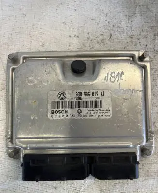 Volkswagen PASSAT B5 Engine control unit/module 038906019AJ 0281010303 28SA4552