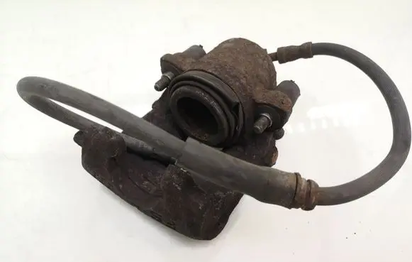 Volkswagen Jetta V Front brake caliper