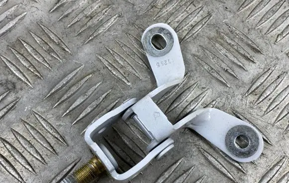 Jeep Grand Cherokee Tailgate/trunk/boot hinge