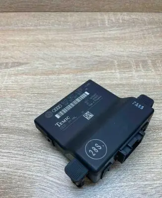 Volkswagen Golf V Gateway control module 1K0907530F 1K0907951