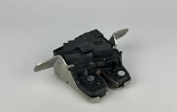 Mercedes-Benz E W212 Tailgate/trunk/boot lock/catch/latch A2047400435 042210