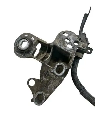 Audi A4 S4 B6 8E 8H Engine mounting bracket 8E0199352F
