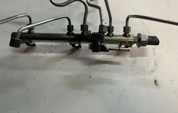 BMW 3 E92 E93 Fuel main line pipe