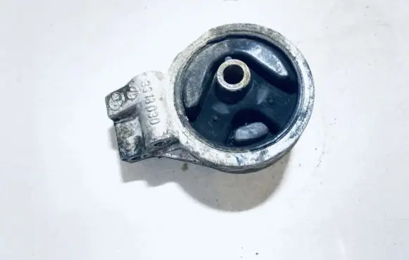 Mitsubishi Space Star Engine mount bracket 3318030