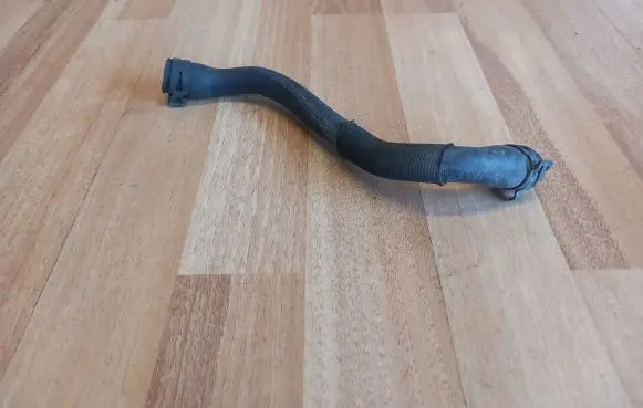 Mercedes-Benz B W245 Engine coolant pipe/hose A1695010982