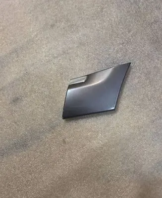 Rear fender molding trim