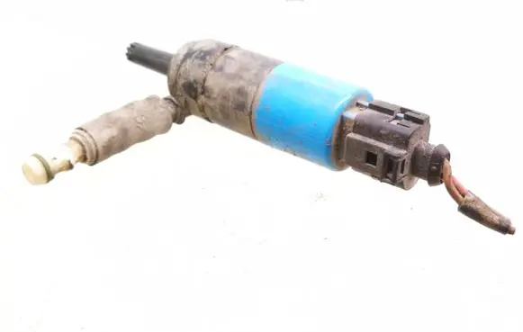 Volkswagen PASSAT B5.5 Headlight washer pump 3B7955681