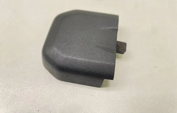 Volvo XC60 Front driver seat rail trim 8618808