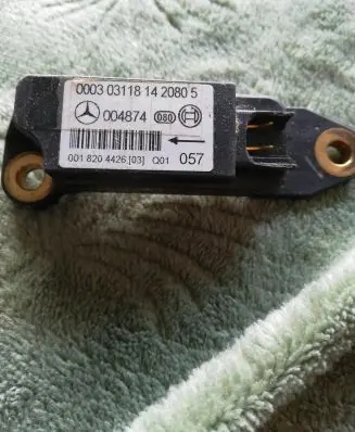 Mercedes-Benz C W203 Airbag deployment crash/impact sensor 0018204426
