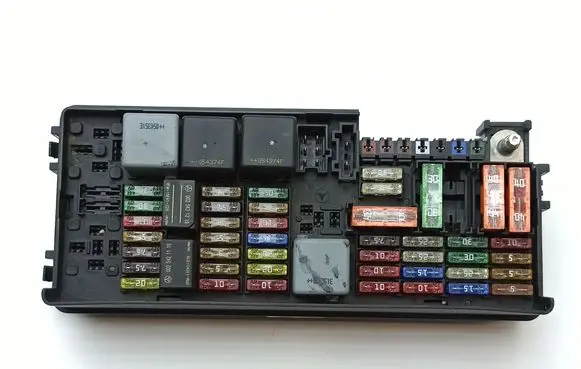 Mercedes-Benz R W251 Fuse module a1645400272