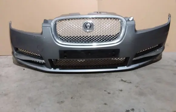 Jaguar XF X250 Front bumper 8X2317C831